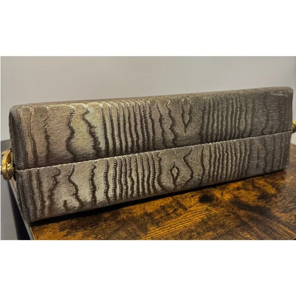 Vintage 60s Clutch Handbag With Gold Scalloped Clasp - Picture 5 of 9